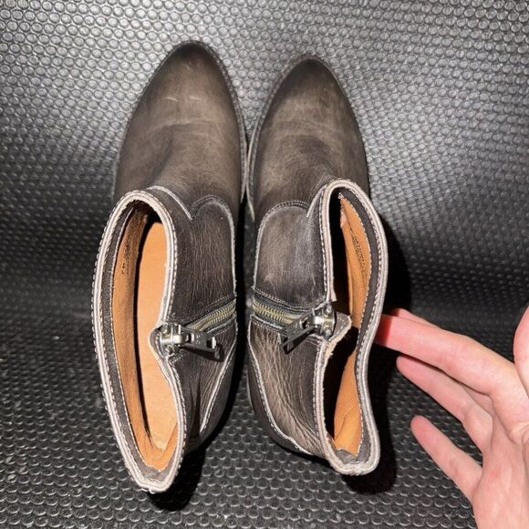 Frye Brooke Short Inside Zipper Brown Smoke Leather Bootie Women’s Size 7B - Picture 6 of 8